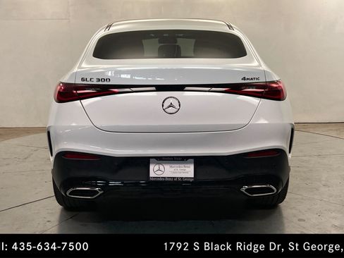 Used 2024 Mercedes-Benz GLC 300 4MATIC image 4