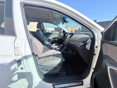 Used 2018 Hyundai Santa Fe Limited AWD/4WD image 12