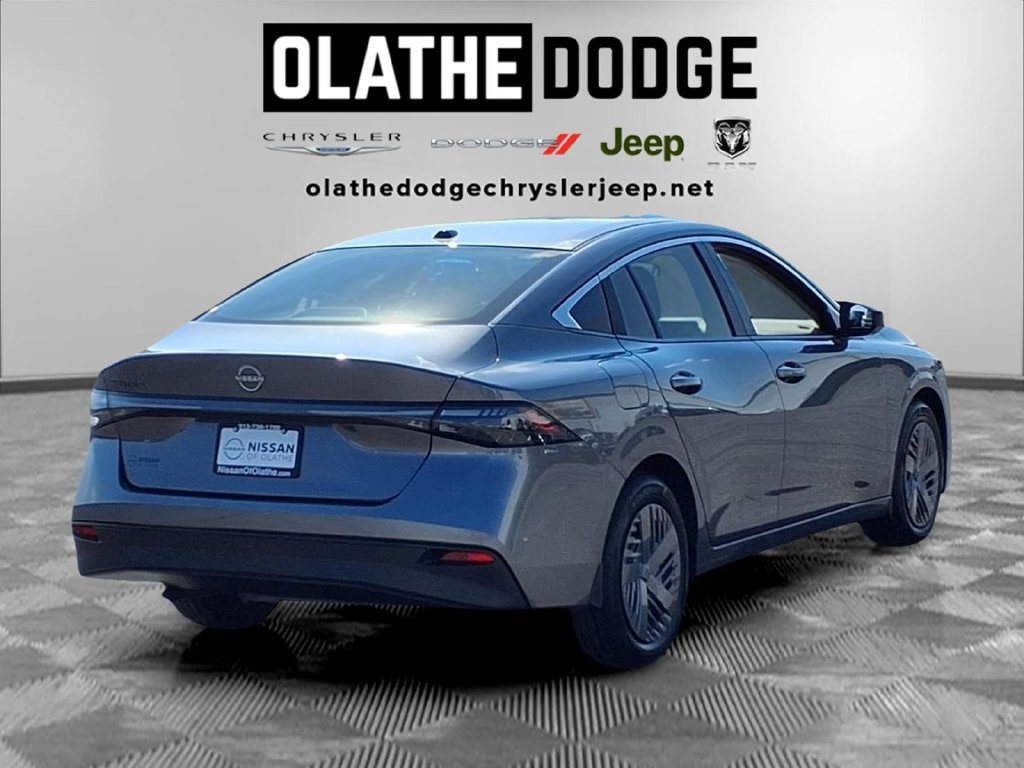 Used 2025 Nissan Altima 2.5 SV FWD image 4