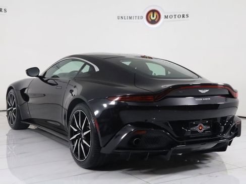 Used 2019 Aston Martin V8 Vantage Coupe image 4