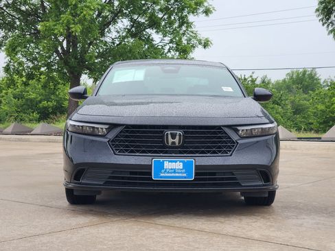 Used 2025 Honda Accord Sport image 2