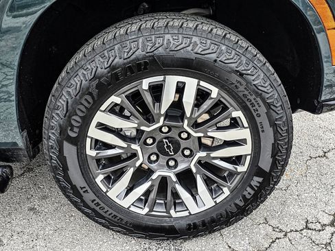 Used 2025 Chevrolet Tahoe Z71 w/ Sun And Tow Package image 9