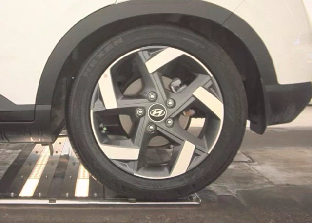 Certified 2026 Hyundai Venue SEL FWD image 19
