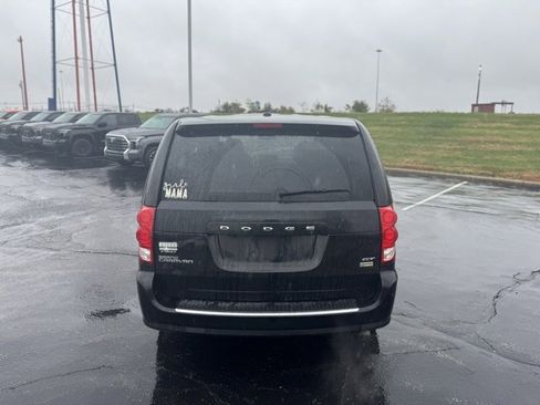Used 2019 Dodge Grand Caravan GT image 4