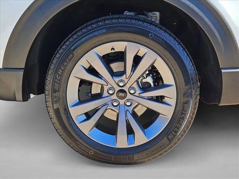 Used 2025 Ford Explorer Active w/ Active Comfort Package image 26