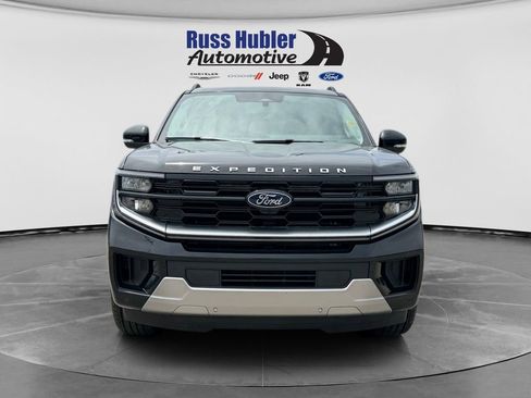 Used 2026 Ford Expedition Platinum w/ Driver's Package AWD/4WD image 10