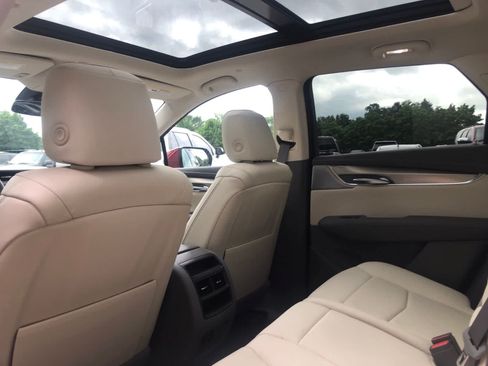 Used 2023 Cadillac XT5 Premium Luxury w/ LPO, Floor Liner Package AWD/4WD image 6