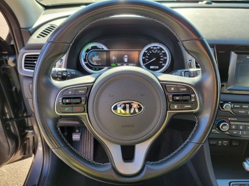 Used 2018 Kia Niro LX image 19