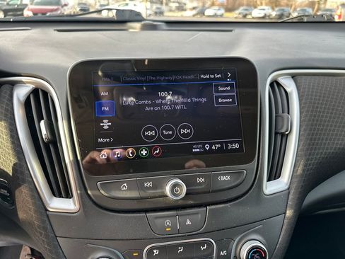 Used 2023 Chevrolet Malibu LT image 19