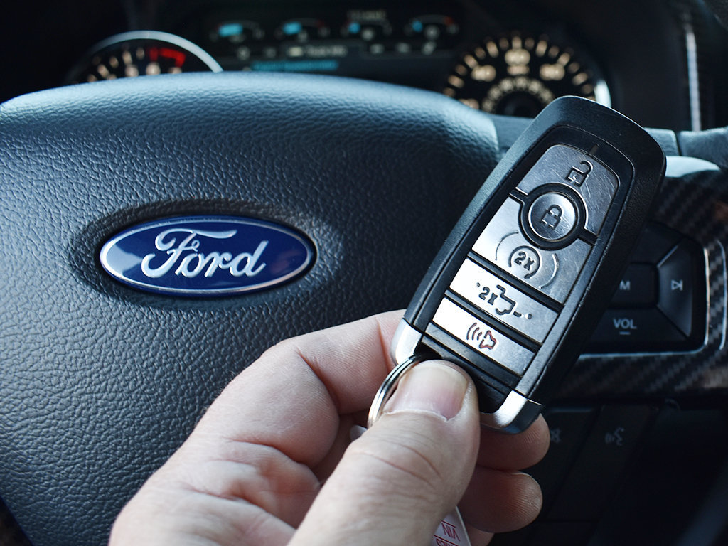 Used 2019 Ford F150 Lariat w/ Equipment Group 501A Mid AWD/4WD image 12