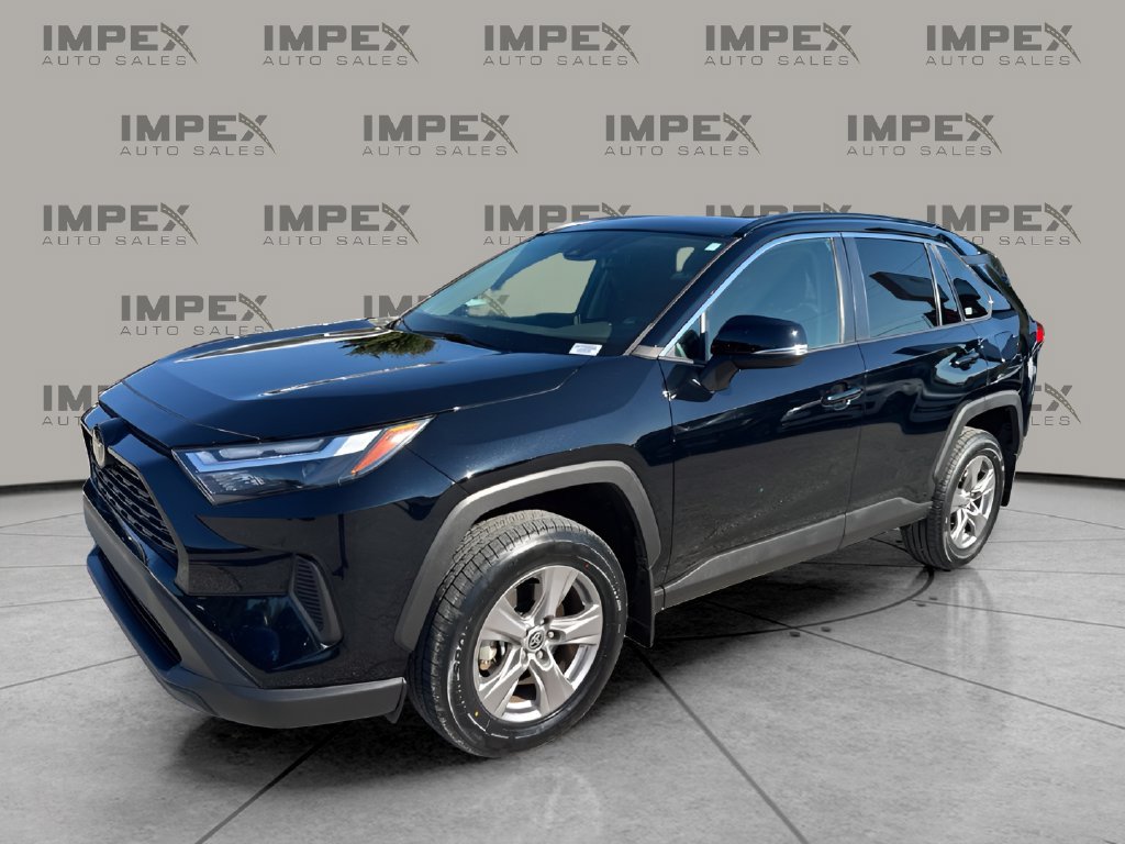 Used 2022 Toyota RAV4 XLE w/ Convenience Package FWD image 1