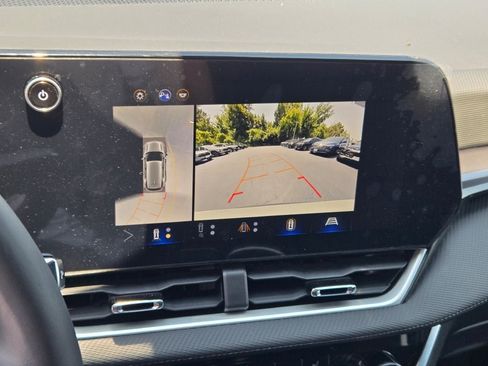 Certified 2025 Chevrolet Equinox LT w/ Safety and Technology Package FWD image 26