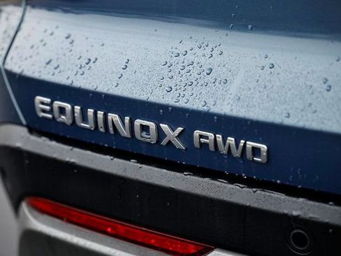 Used 2025 Chevrolet Equinox LT w/ Convenience Package II image 11