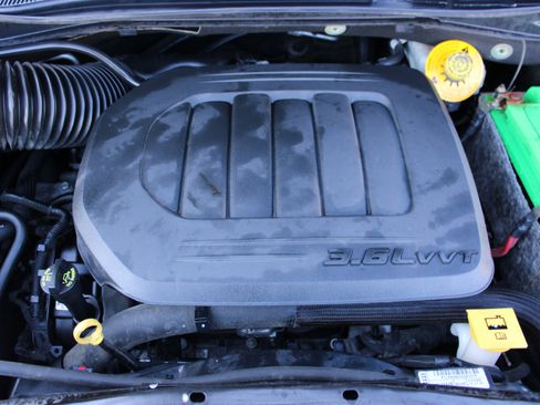 Used 2019 Dodge Grand Caravan SE image 43