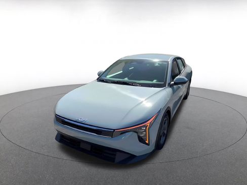 Used 2025 Kia K4 LXS image 7