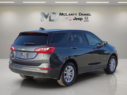 Used 2019 Chevrolet Equinox LS w/ LS Convenience Package image 5