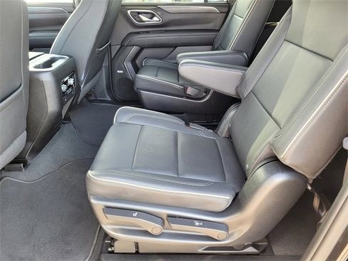 Used 2022 GMC Yukon XL SLT image 23