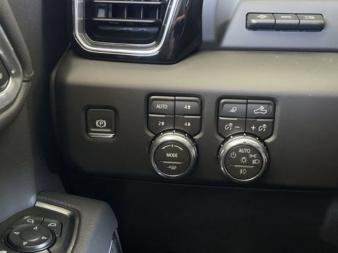 New 2026 GMC Sierra 1500 Denali w/ Technology Package AWD/4WD image 18