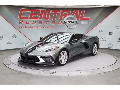 Used 2023 Chevrolet Corvette Stingray Preferred Cpe w/ 2LT RWD image 2