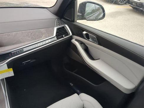 New 2026 BMW X7 xDrive40i w/ M Sport Package image 17