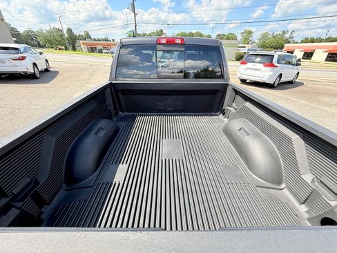 Used 2019 RAM 1500 Big Horn AWD/4WD image 14