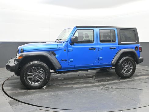 Used 2025 Jeep Wrangler Sport S image 5