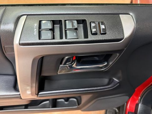 Used 2022 Toyota 4Runner SR5 Premium w/ Moonroof Package RWD image 22