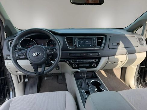 Used 2019 Kia Sedona LX FWD image 10