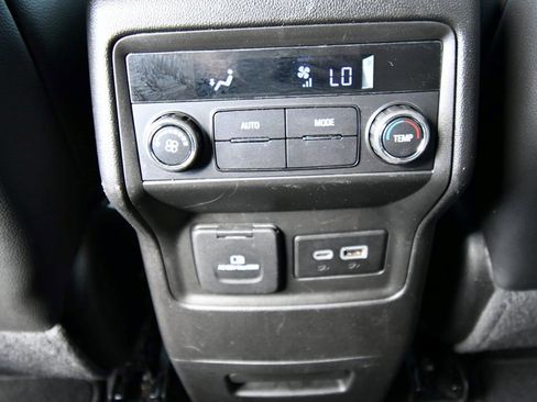 Certified 2023 GMC Acadia SLT image 27