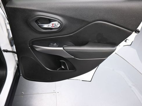 Certified 2022 Jeep Cherokee Latitude Lux image 16