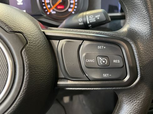 Used 2025 Jeep Gladiator Sport AWD/4WD image 21