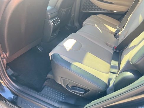 Used 2023 Hyundai Santa Fe SEL w/ Premium Package image 8