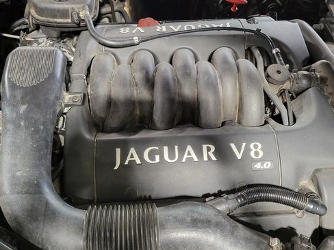 Used 2000 Jaguar XK8 Convertible RWD image 11