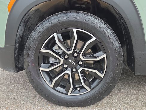 Used 2025 Chevrolet TrailBlazer ACTIV w/ Convenience Package FWD image 9