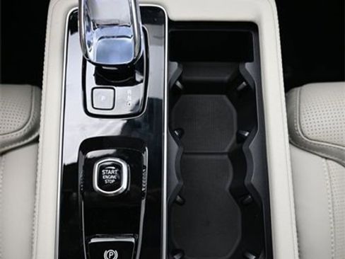 New 2026 Volvo XC90 B6 Ultra image 11