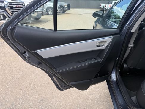 Used 2015 Toyota Corolla LE FWD image 14