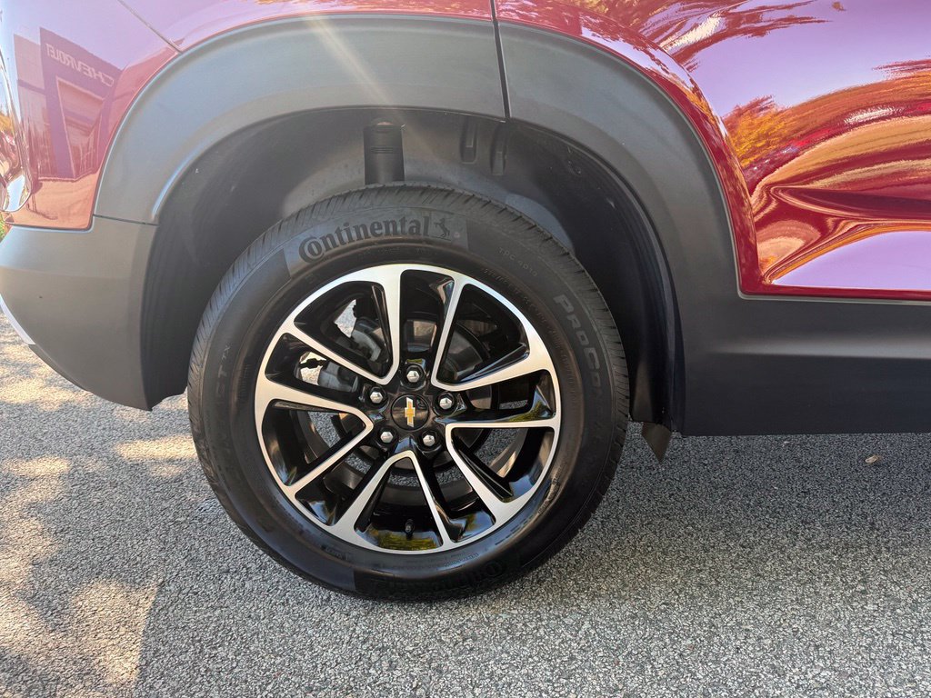 Used 2024 Chevrolet TrailBlazer LT w/ LT Cold Weather Package AWD/4WD image 31
