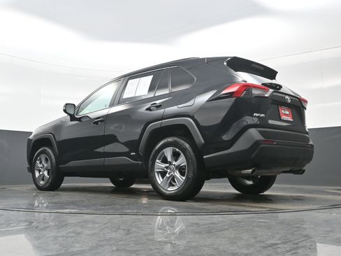 Used 2025 Toyota RAV4 XLE w/ Convenience Package image 31