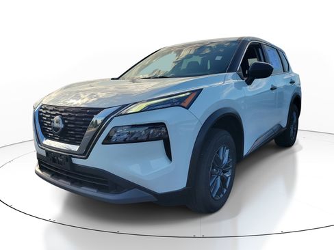 Used 2023 Nissan Rogue S FWD image 3