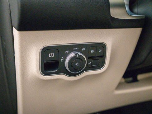 Used 2020 Mercedes-Benz GLB 250 4MATIC image 20