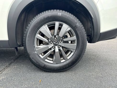 Used 2025 Nissan Pathfinder SV AWD/4WD image 27