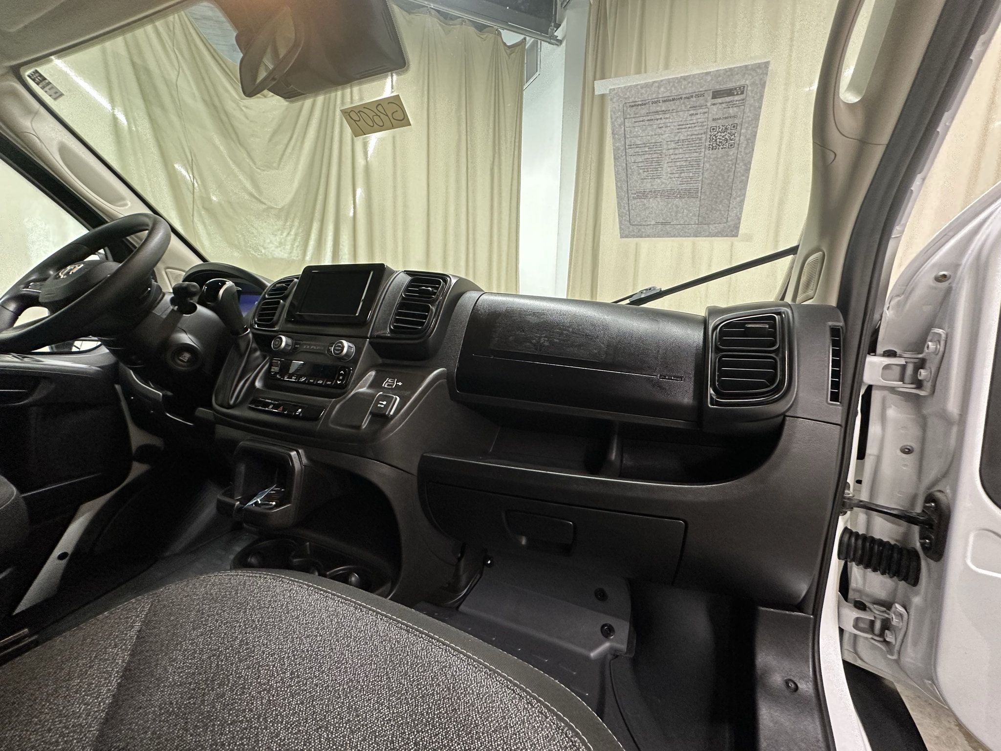 Used 2025 RAM ProMaster 2500 w/ U-Haul Equipment Group FWD image 15