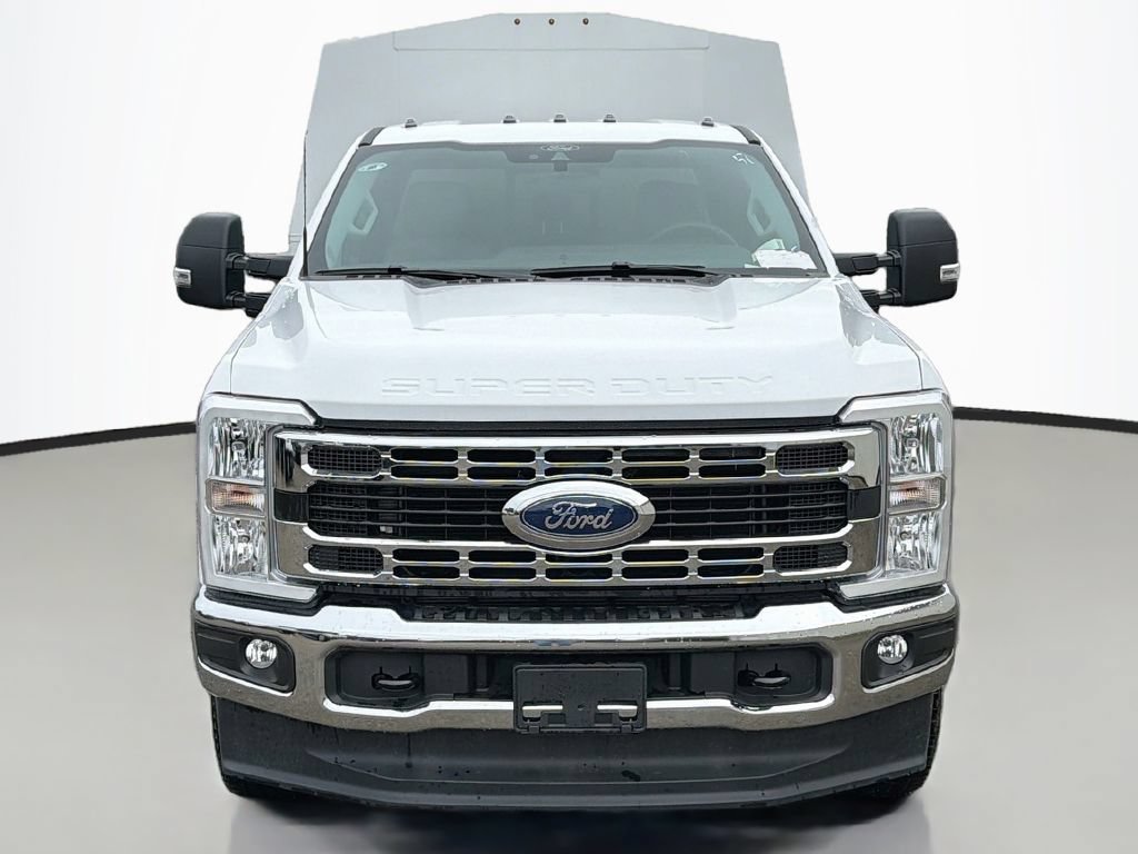 New 2026 Ford F350 XL w/ XL Chrome Package AWD/4WD image 7
