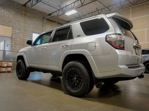 Used 2022 Toyota 4Runner SR5 Premium w/ Moonroof Package AWD/4WD image 3
