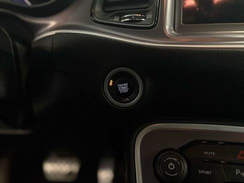 Used 2019 Dodge Challenger R/T image 26