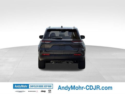 Used 2024 Jeep Grand Cherokee Limited w/ Luxury Tech Group II AWD/4WD image 6