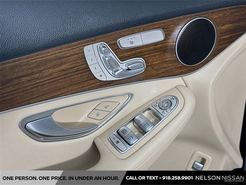 Used 2021 Mercedes-Benz GLC 300 4MATIC image 17