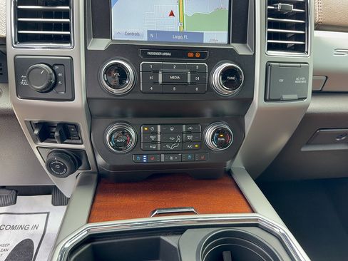 Used 2021 Ford F250 King Ranch w/ King Ranch Ultimate Package AWD/4WD image 24