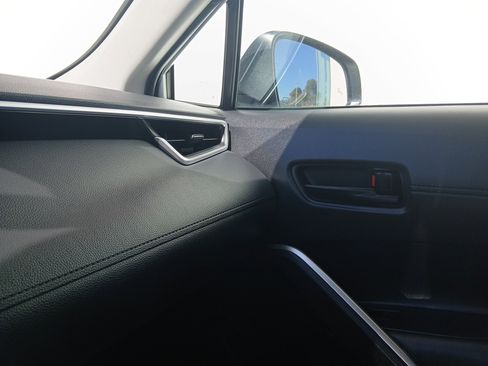 Used 2022 Toyota Corolla Cross LE image 23