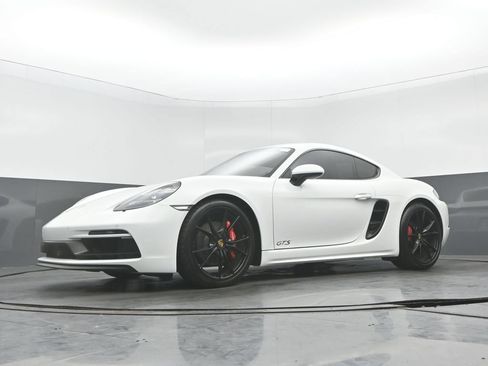Used 2019 Porsche 718 Cayman GTS RWD image 10